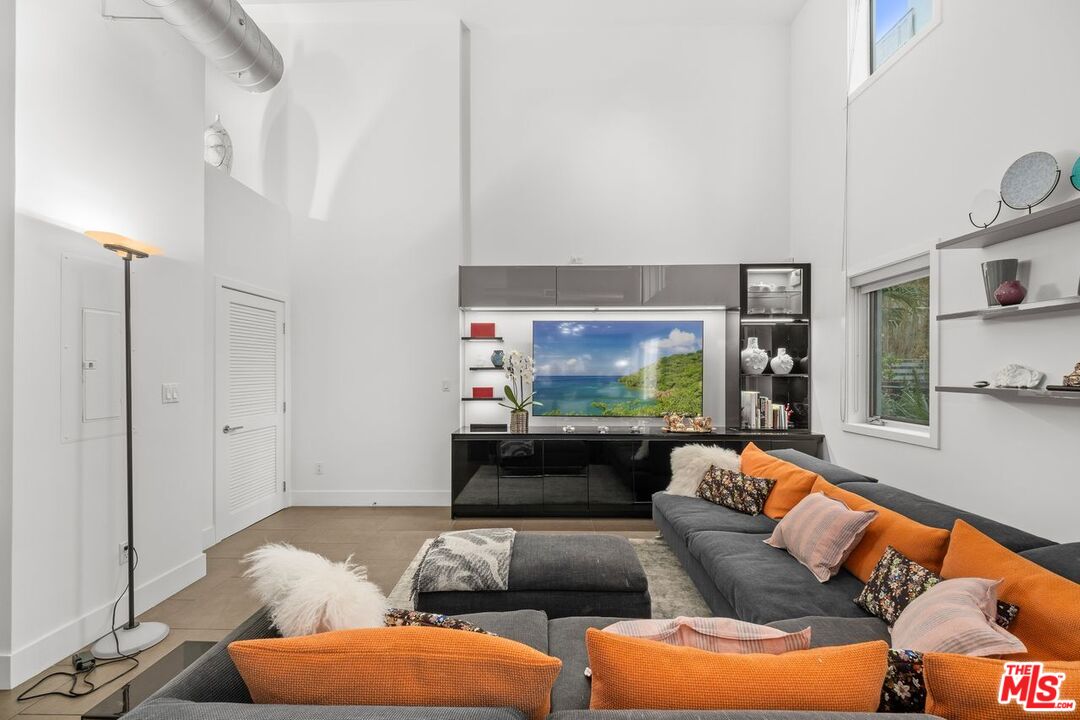 1700 Sawtelle Blvd Unit: 115