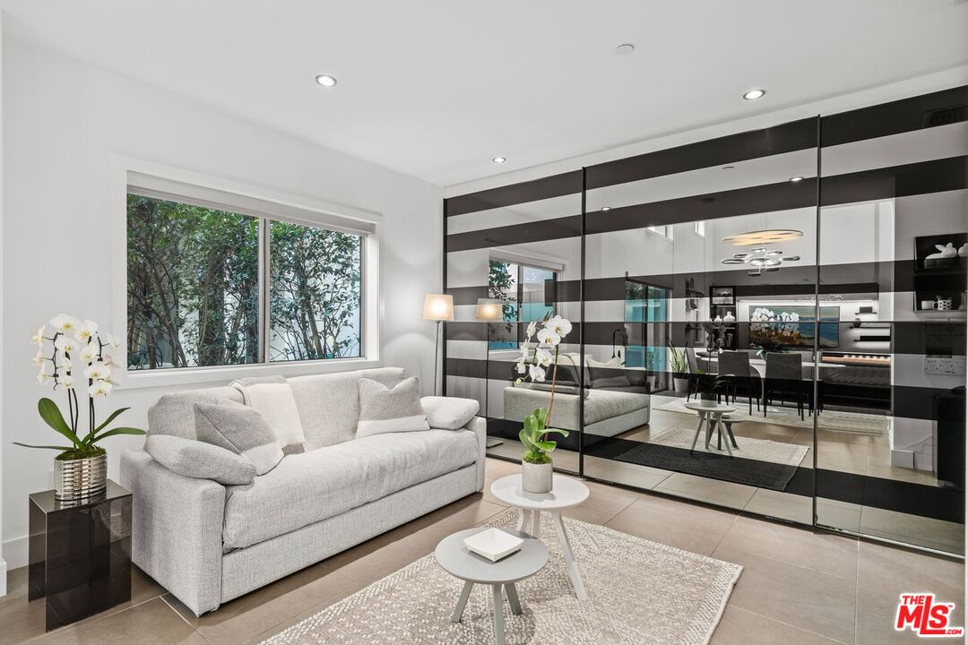 1700 Sawtelle Blvd Unit: 115