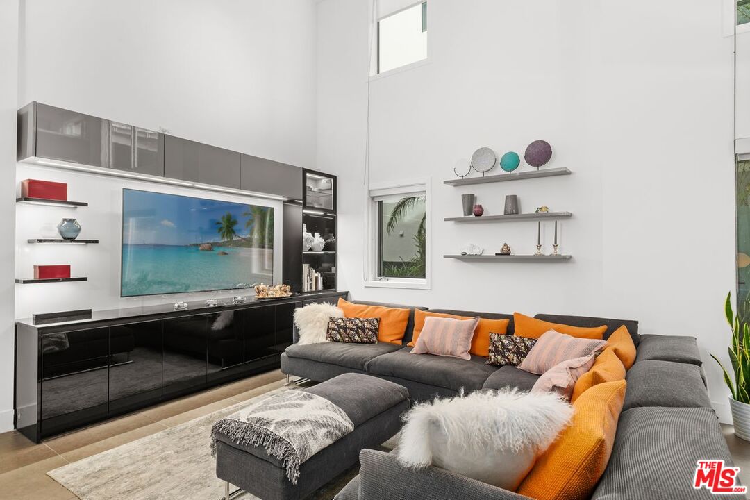 1700 Sawtelle Blvd Unit: 115