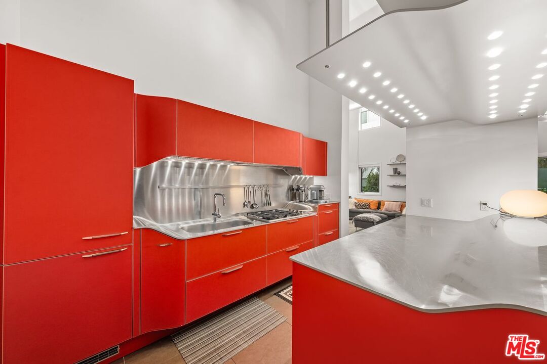 1700 Sawtelle Blvd Unit: 115