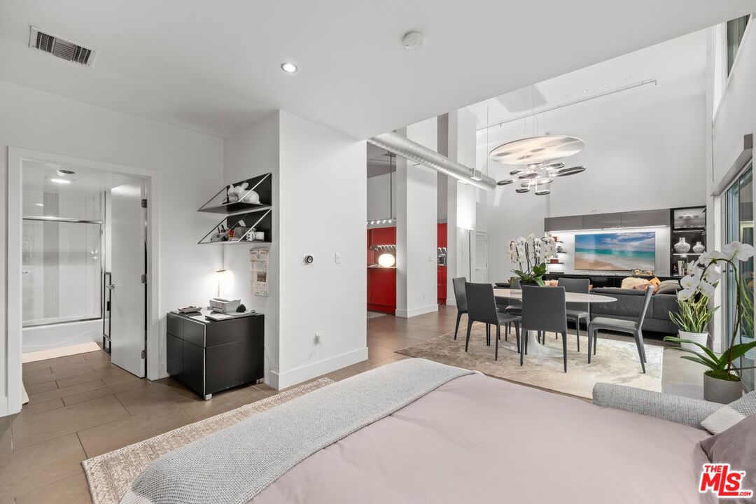 1700 Sawtelle Blvd Unit: 115