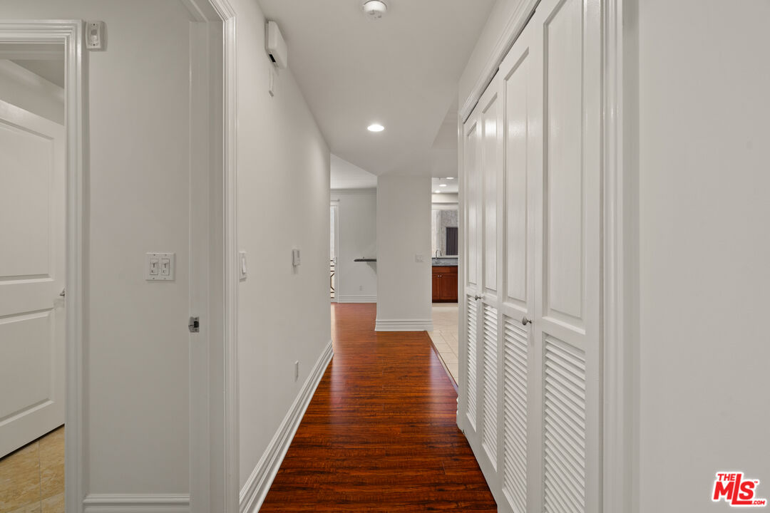 2306 Fox Hills Dr Unit: 203