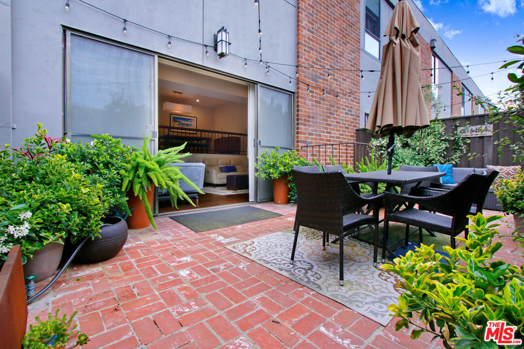 9303 Burton Way Unit: B