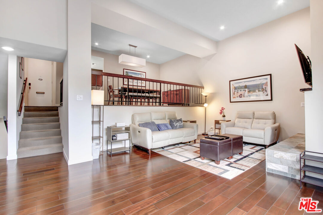 9303 Burton Way Unit: B