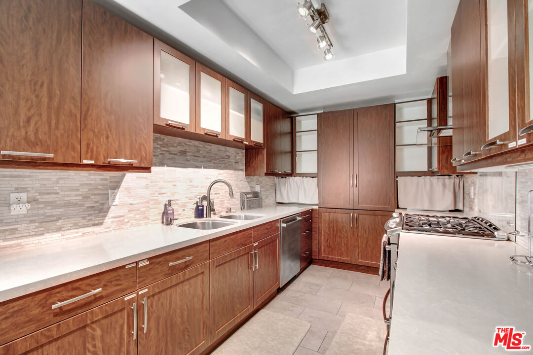 9303 Burton Way Unit: B