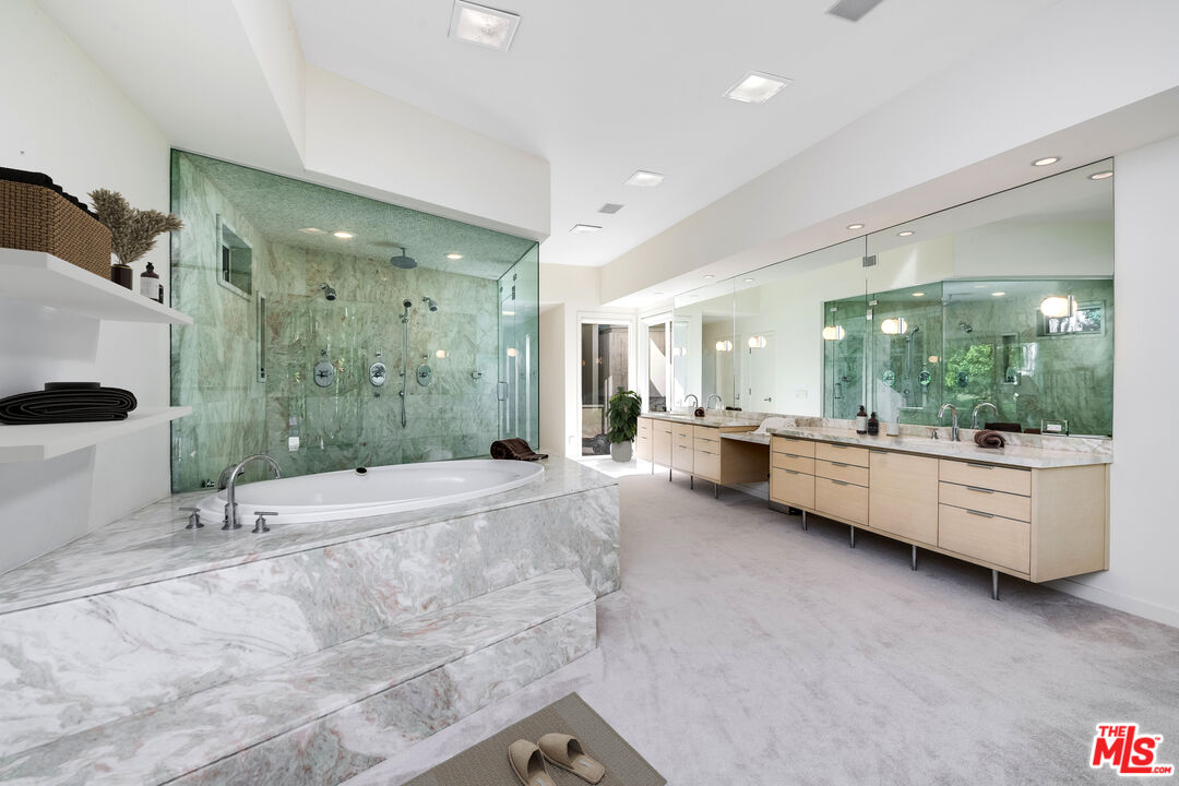 1010 N Rexford Dr