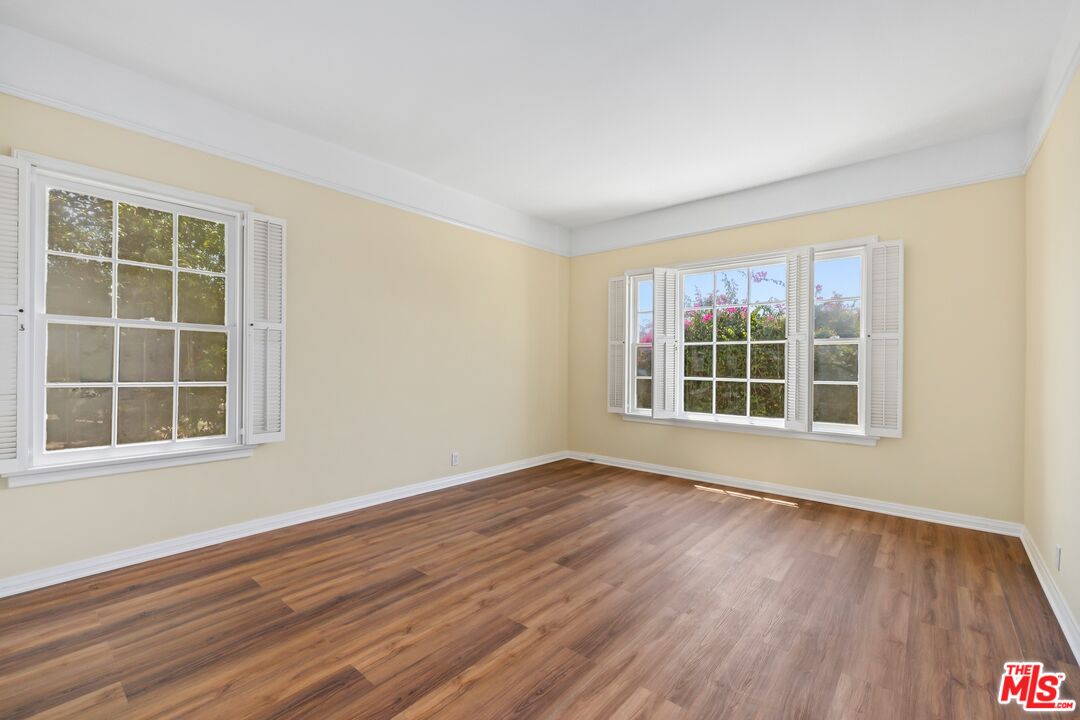 8724 Shoreham Dr Unit: B