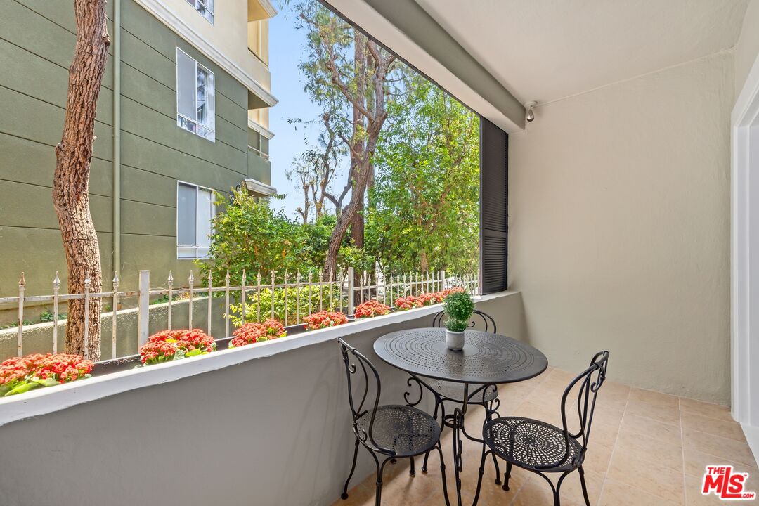 8724 Shoreham Dr Unit: B