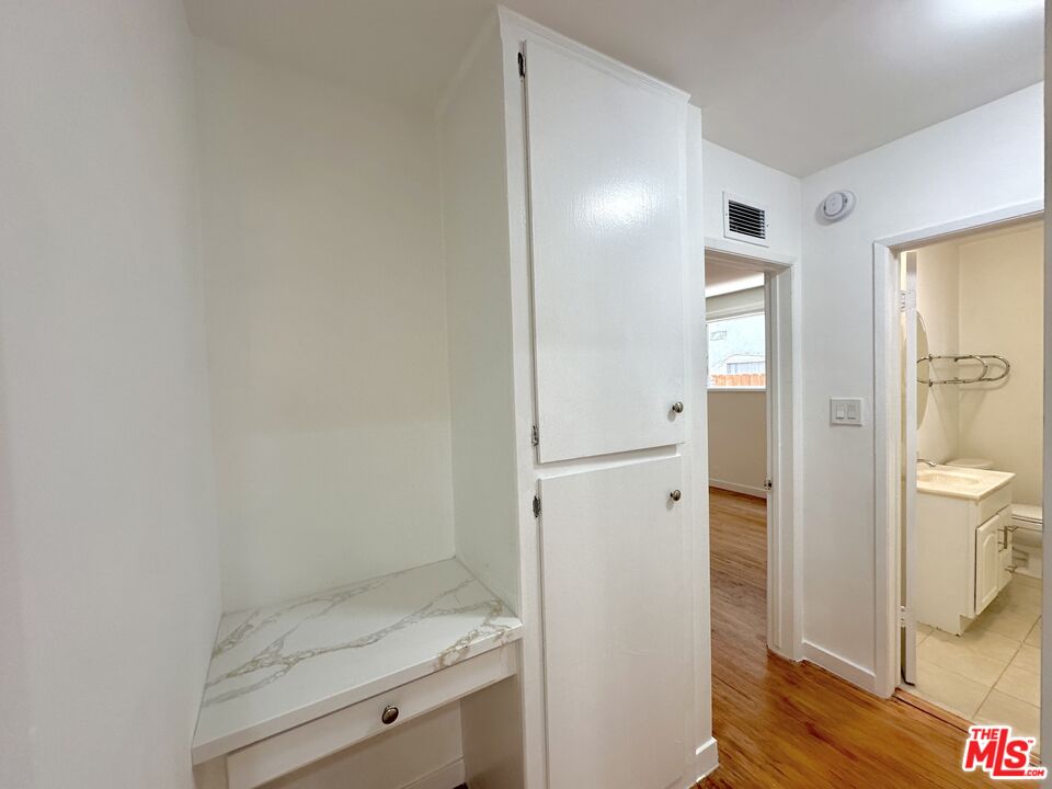 1108 S Sherbourne Dr Unit: 3