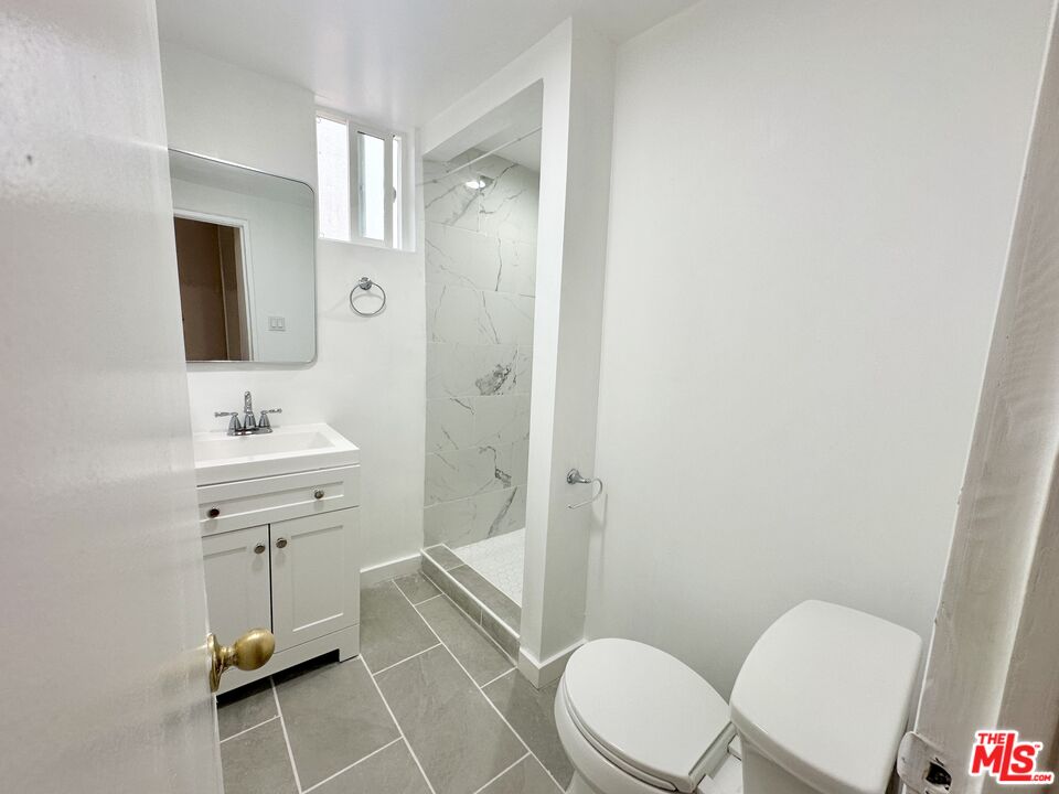 1108 S Sherbourne Dr Unit: 3