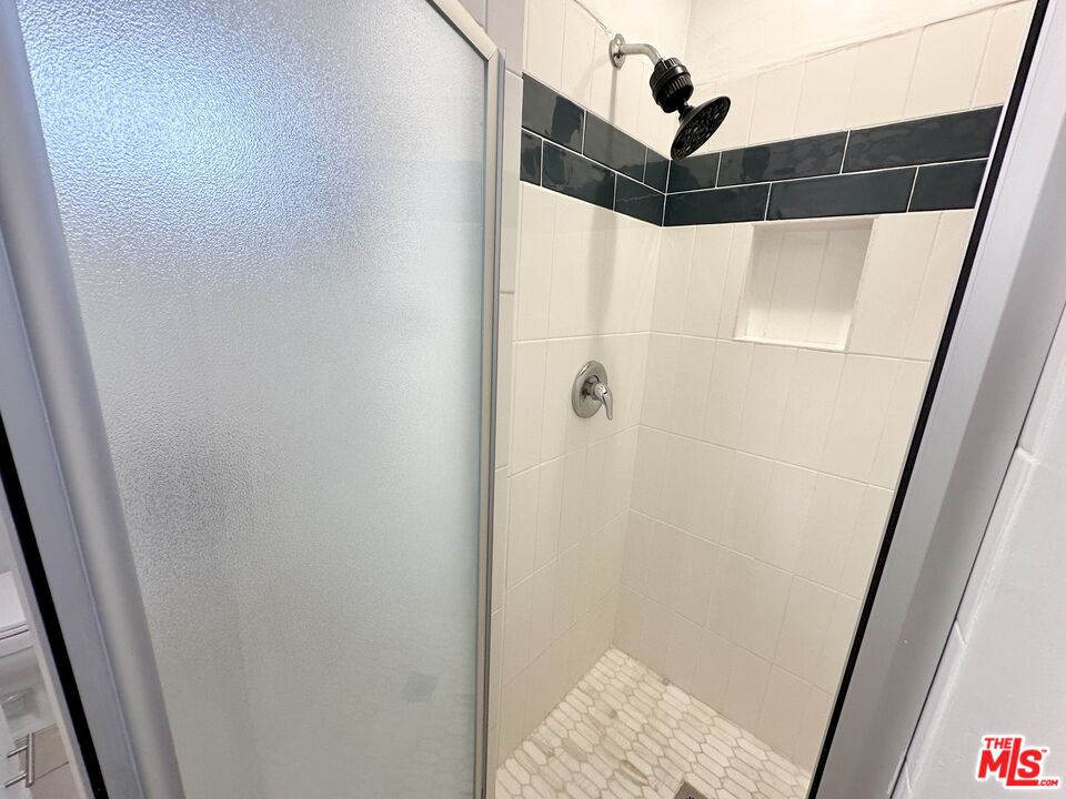 1108 S Sherbourne Dr Unit: 3