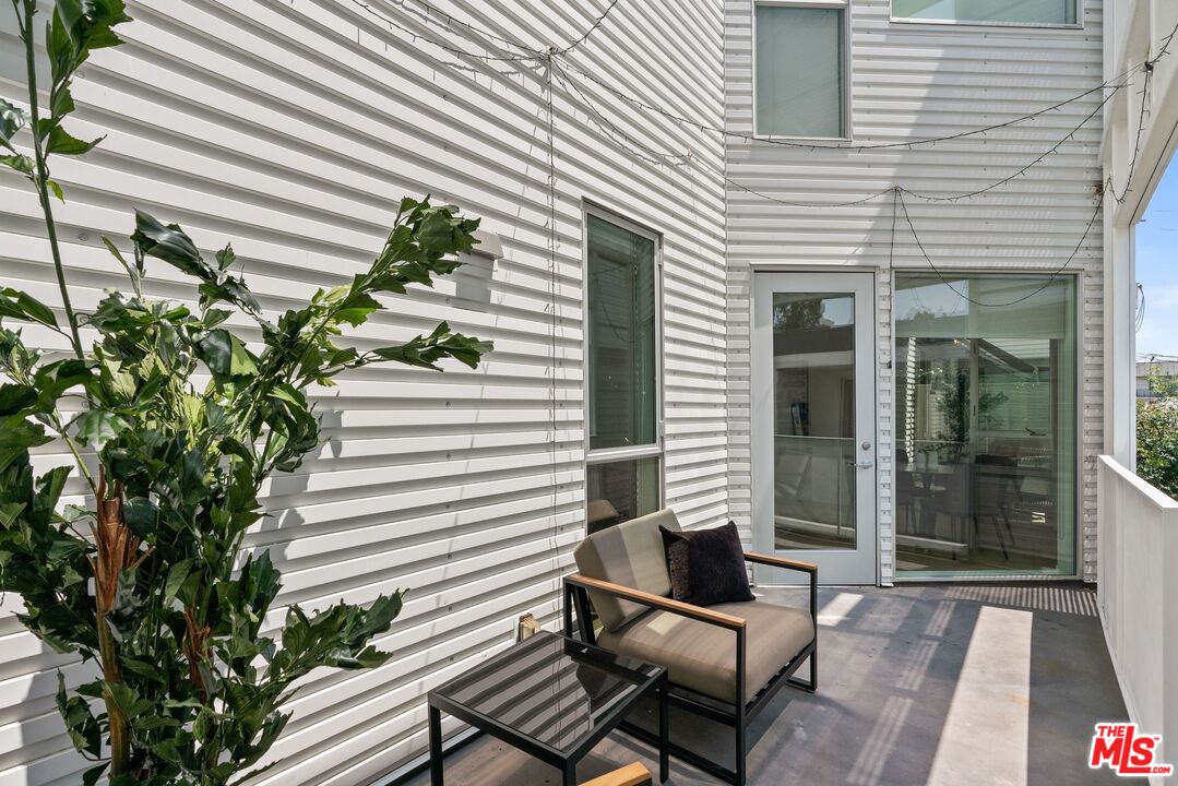 1030 N Kings Rd Unit: 306