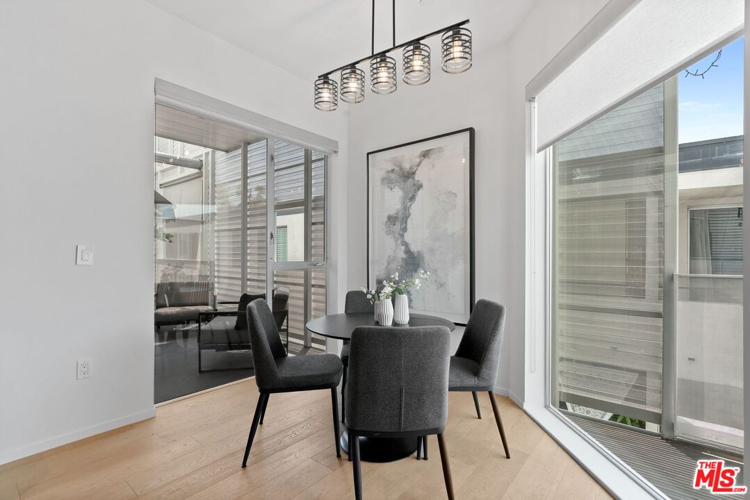 1030 N Kings Rd Unit: 306