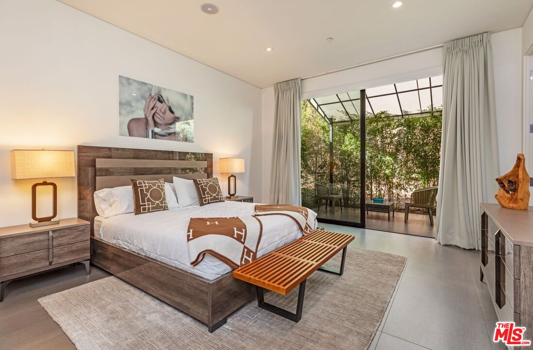 2002 LOMA VISTA DR