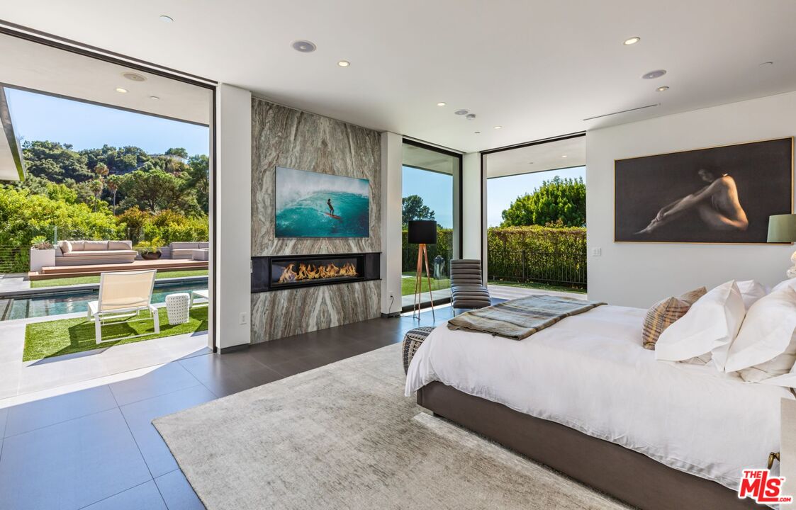 2002 LOMA VISTA DR