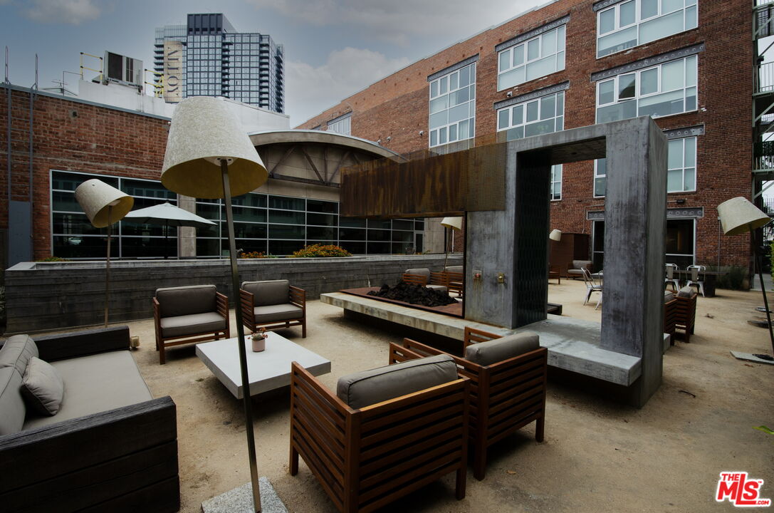 527 Molino St Unit: 217