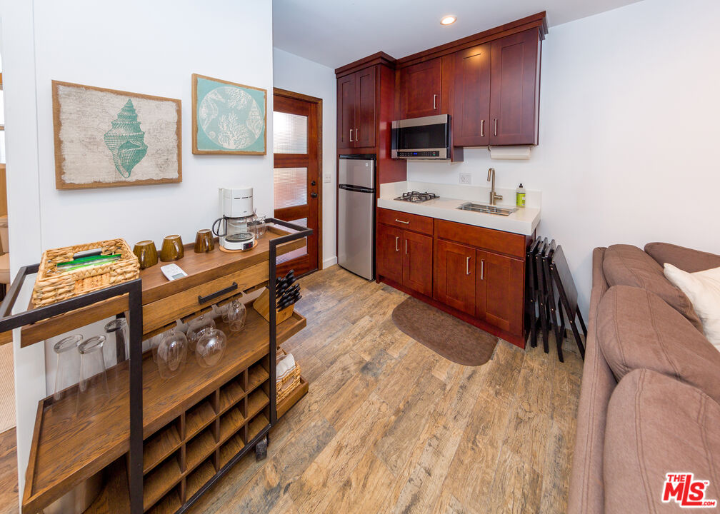 38 Sunset Ave Unit: A