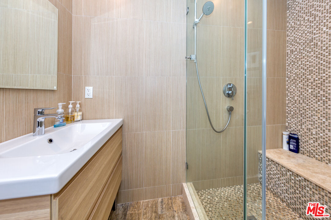 38 Sunset Ave Unit: A