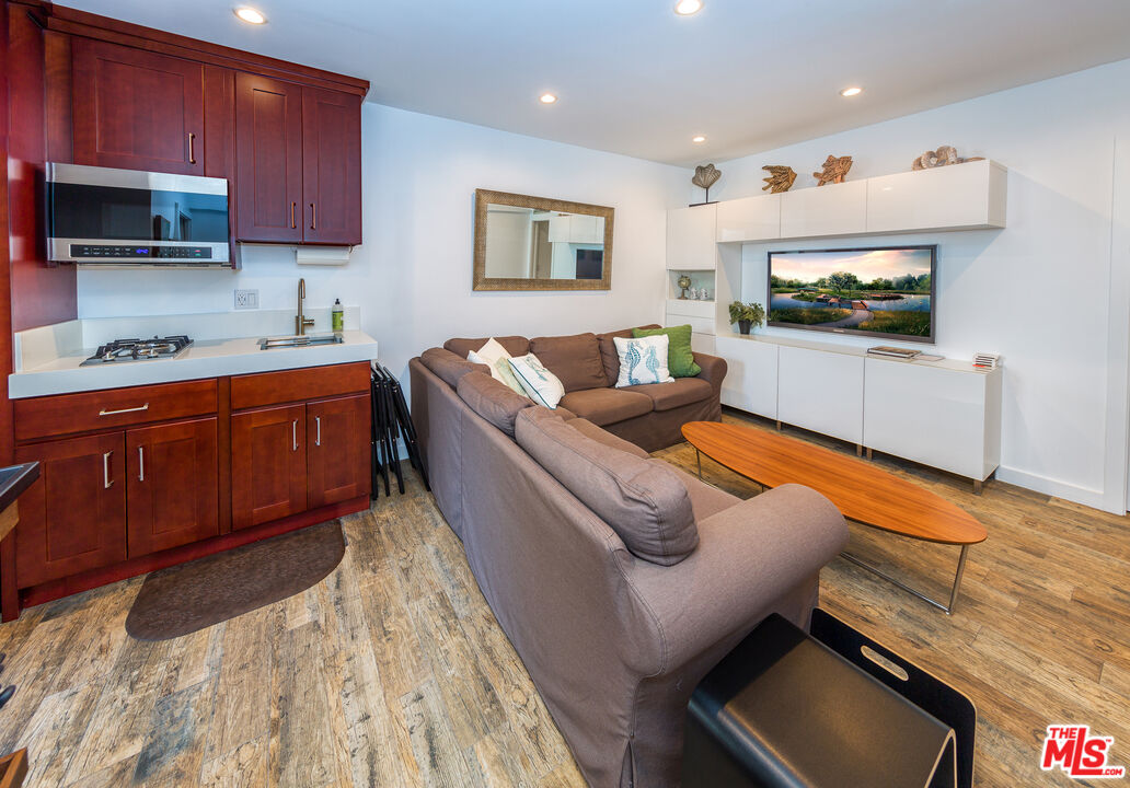 38 Sunset Ave Unit: A