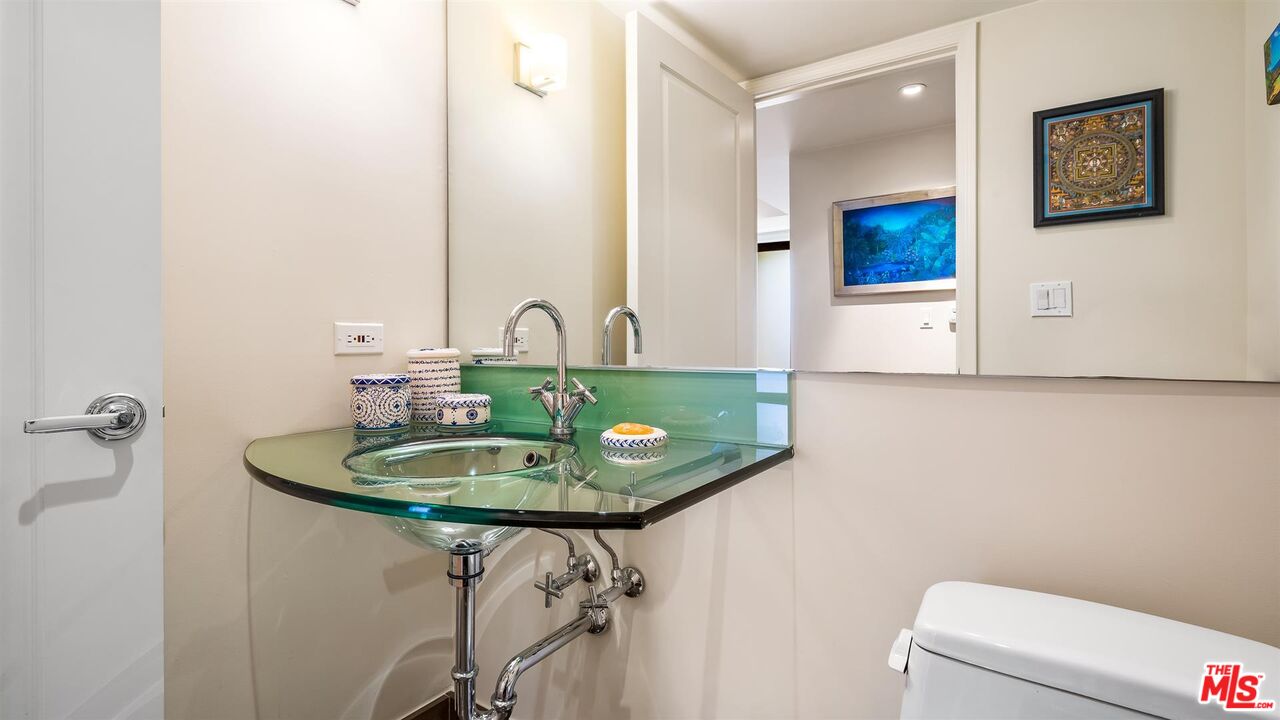 1825 FOX HILLS DR Unit: 101