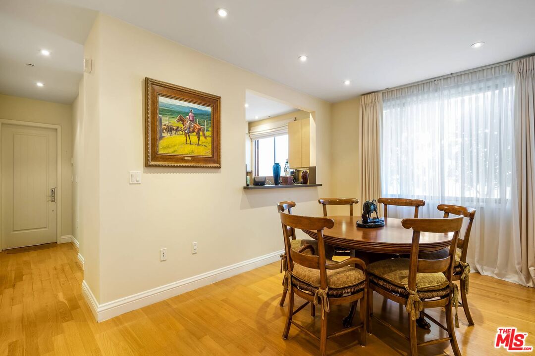 1825 FOX HILLS DR Unit: 101