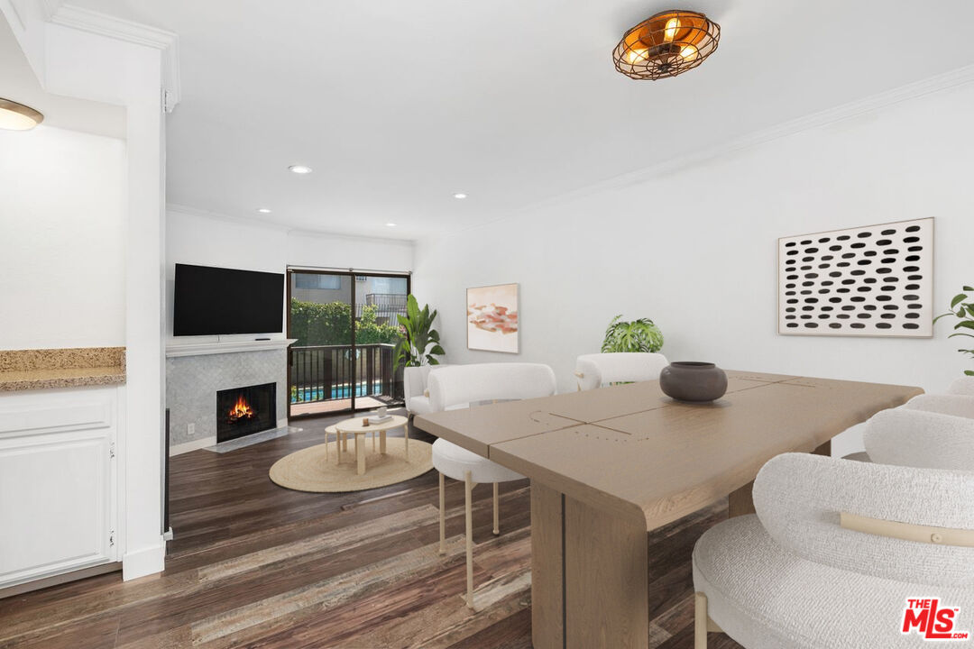 5100 Riverton Ave Unit: 14