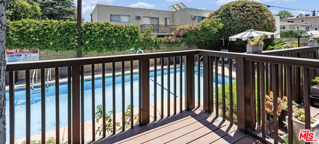 5100 Riverton Ave Unit: 14