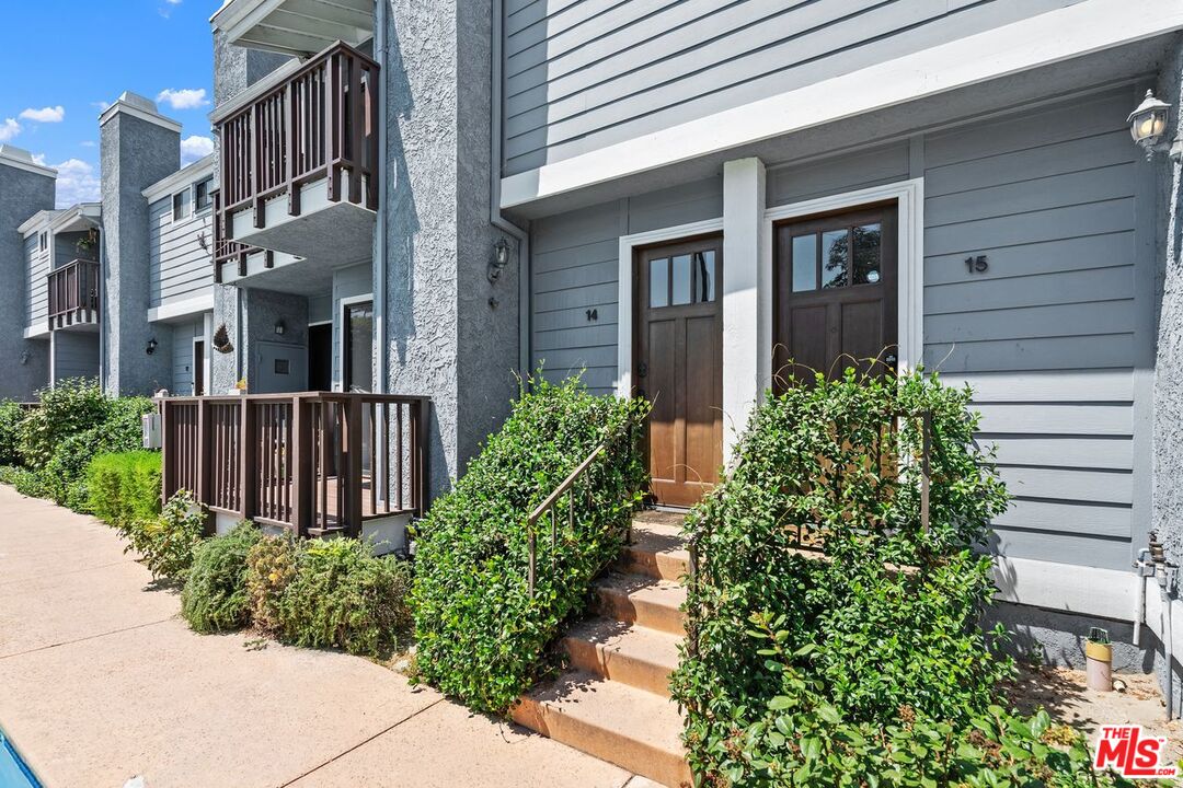 5100 Riverton Ave Unit: 14