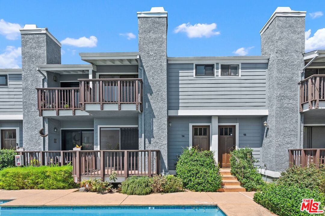 5100 Riverton Ave Unit: 14