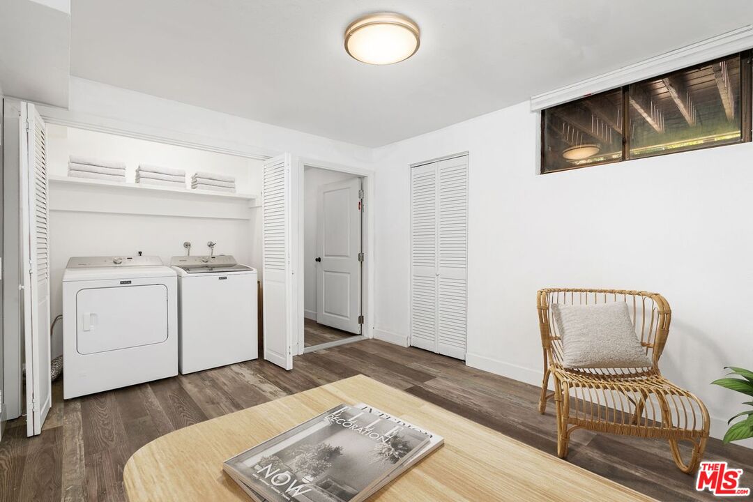 5100 Riverton Ave Unit: 14