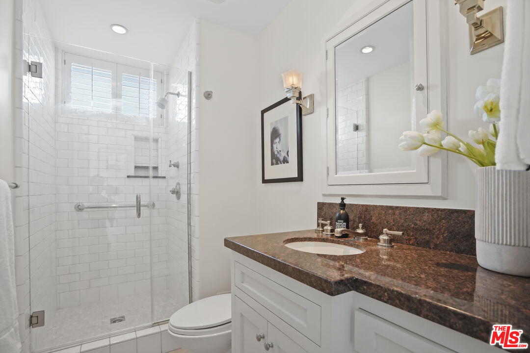 1100 Alta Loma Rd Unit: 904