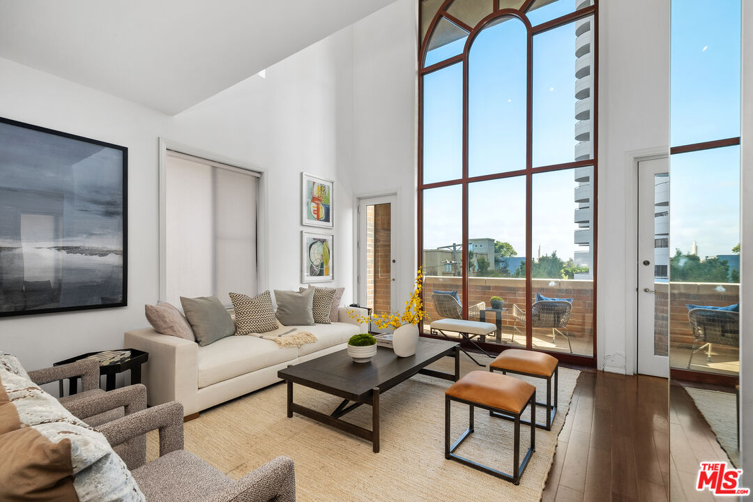 10550 Wilshire Blvd Unit: 305