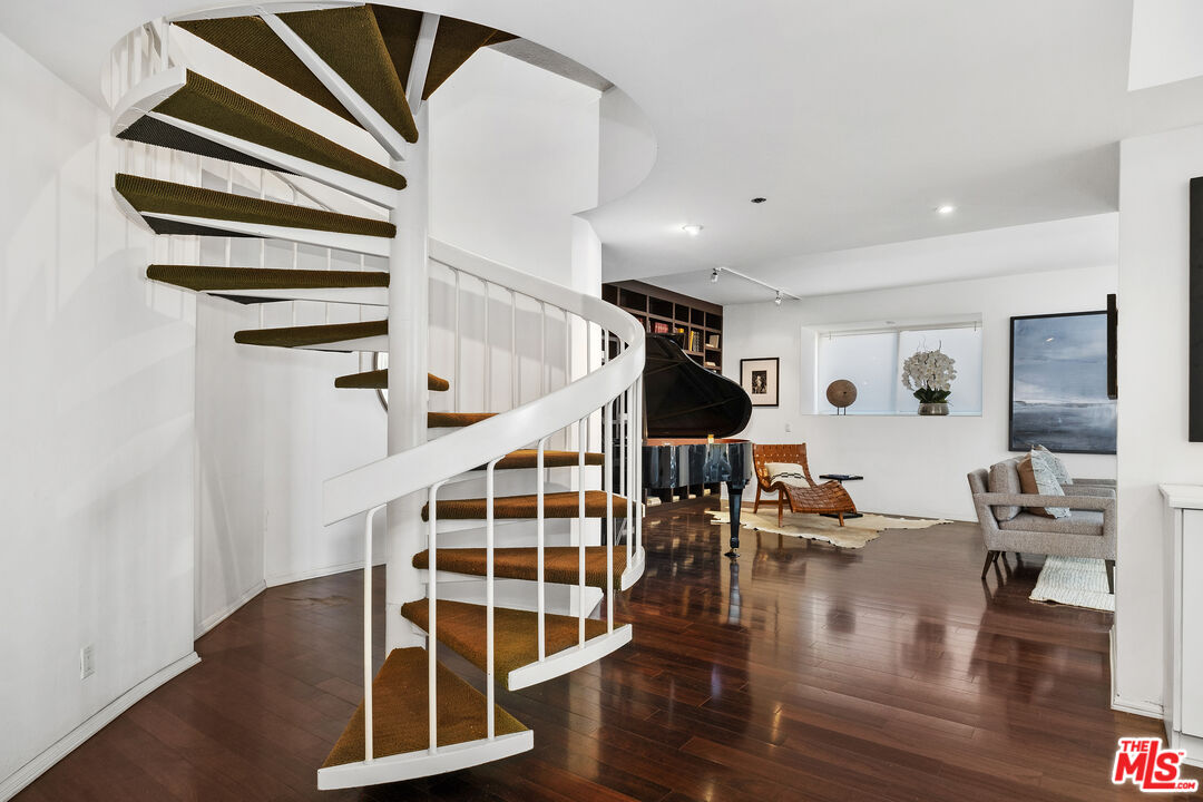 10550 Wilshire Blvd Unit: 305