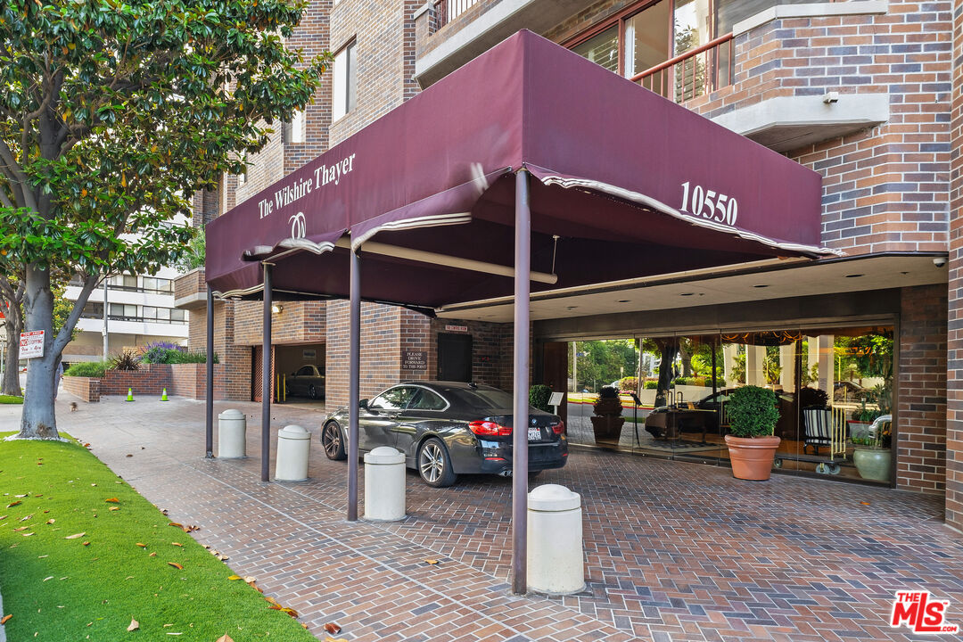 10550 Wilshire Blvd Unit: 305