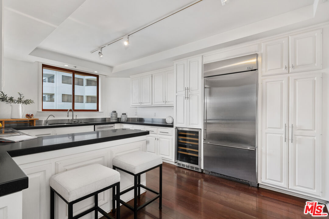 10550 Wilshire Blvd Unit: 305