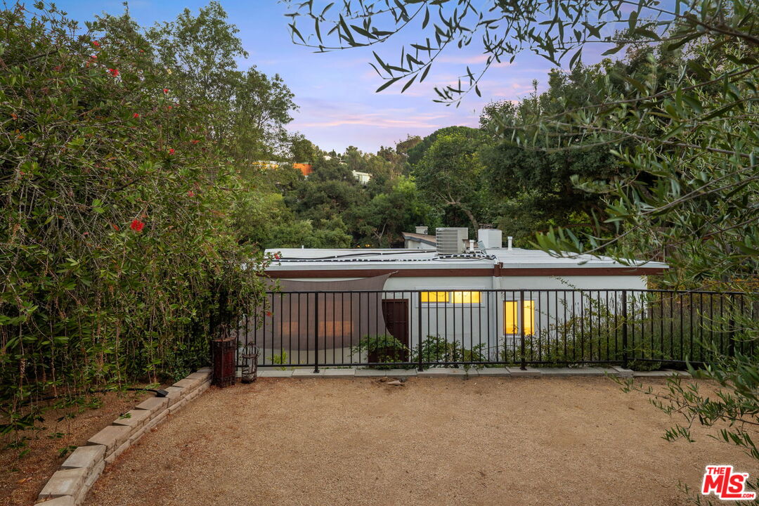 8809 Wonderland Park Ave