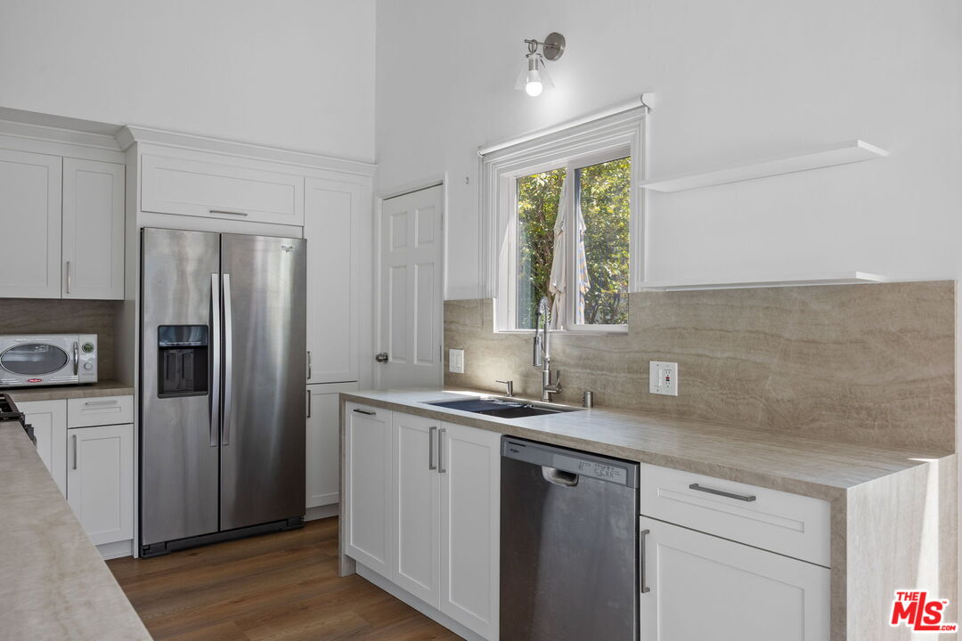 8809 Wonderland Park Ave