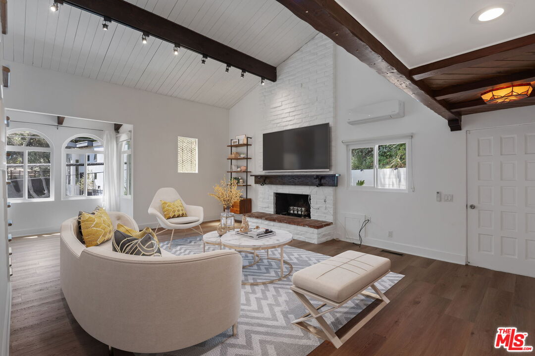 8809 Wonderland Park Ave