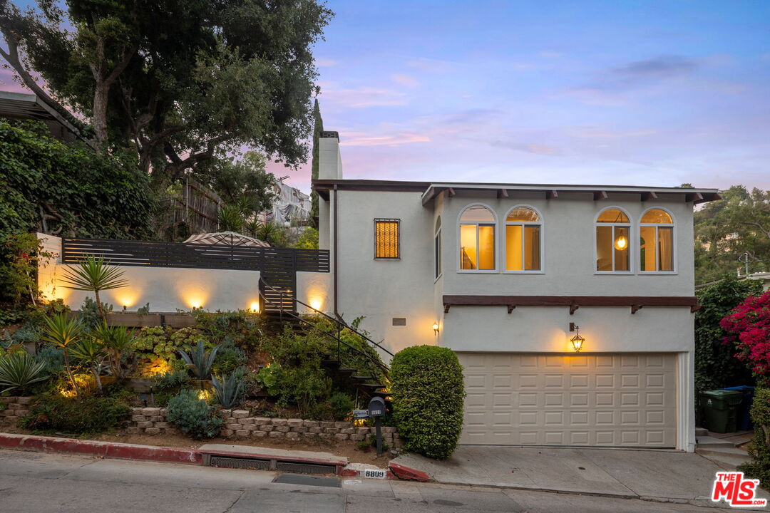 8809 Wonderland Park Ave