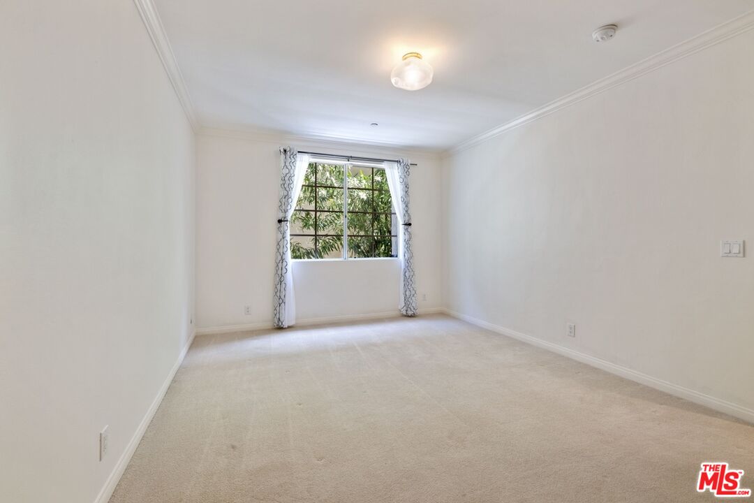 1375 Kelton Ave Unit: 103