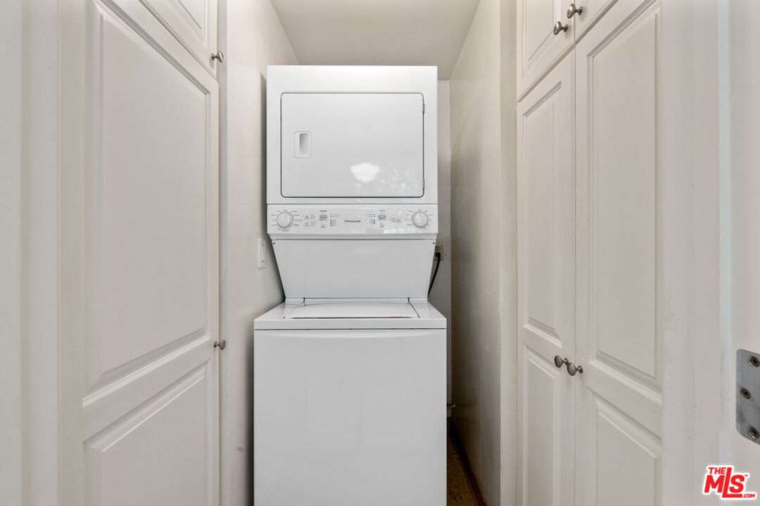 1375 Kelton Ave Unit: 103