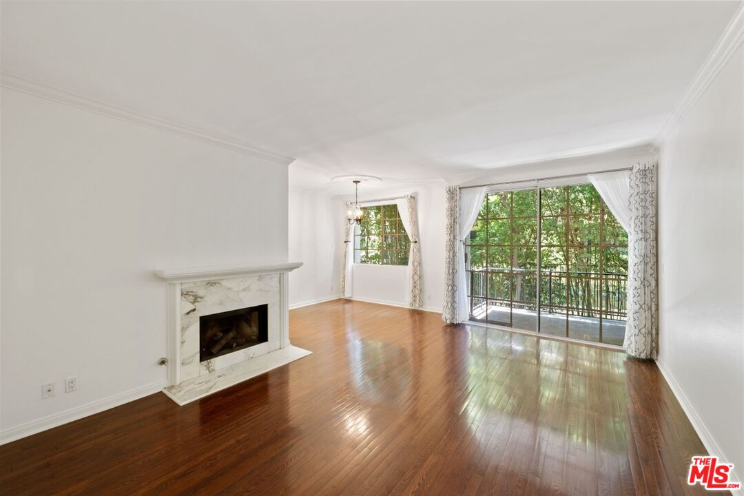 1375 Kelton Ave Unit: 103