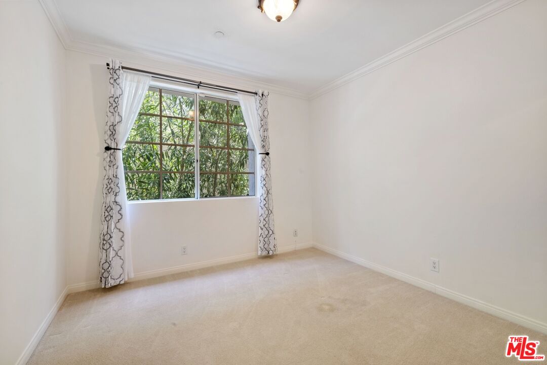 1375 Kelton Ave Unit: 103