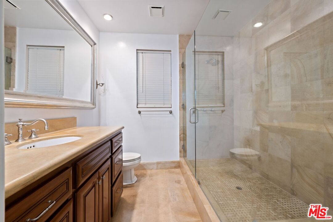 1375 Kelton Ave Unit: 103