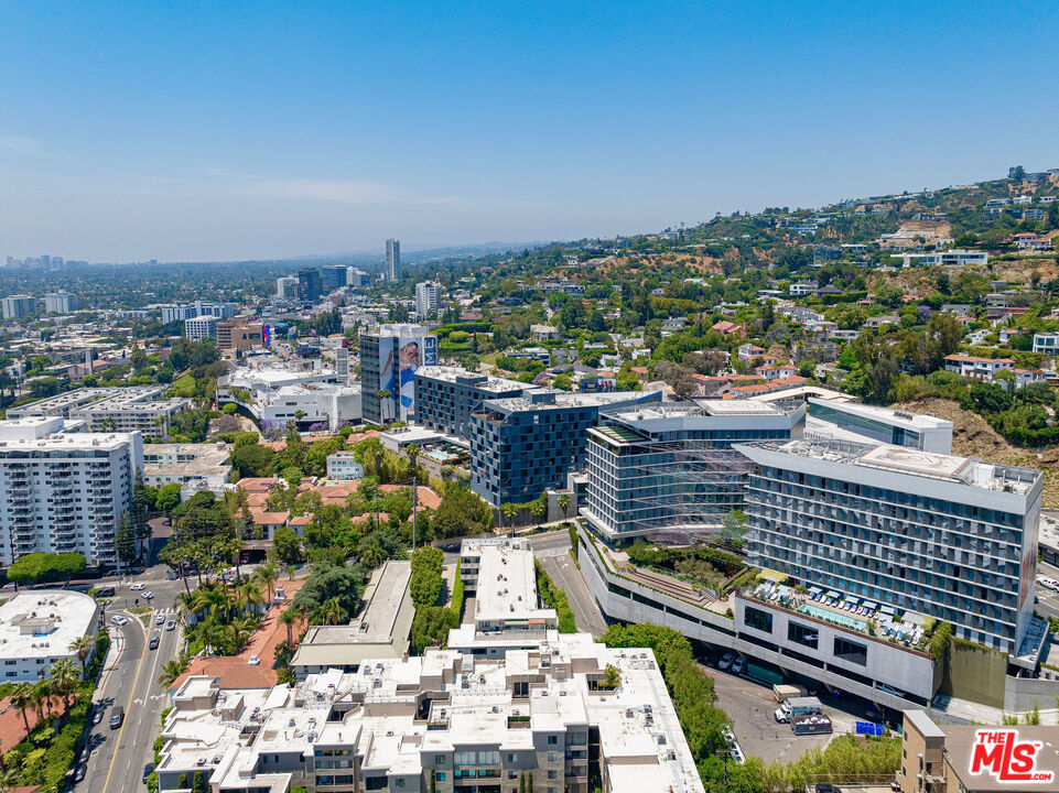 1228 N La Cienega Blvd Unit: 205