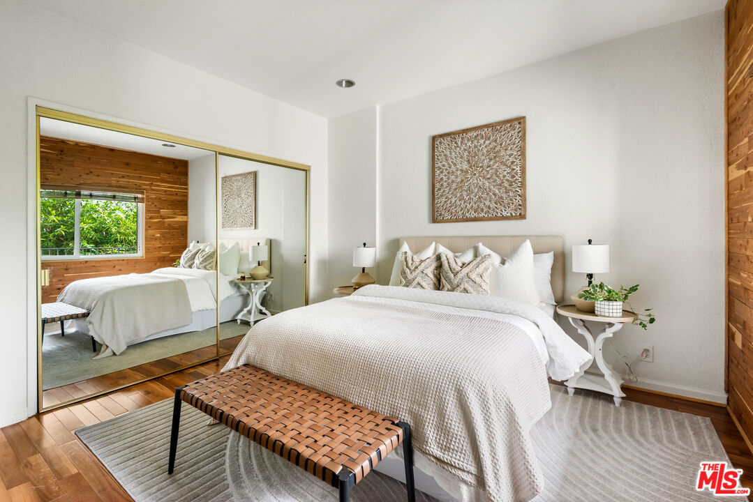 1228 N La Cienega Blvd Unit: 205