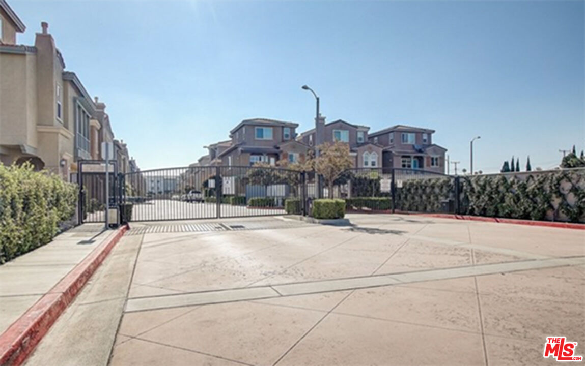 14418 Cobblestone Ln