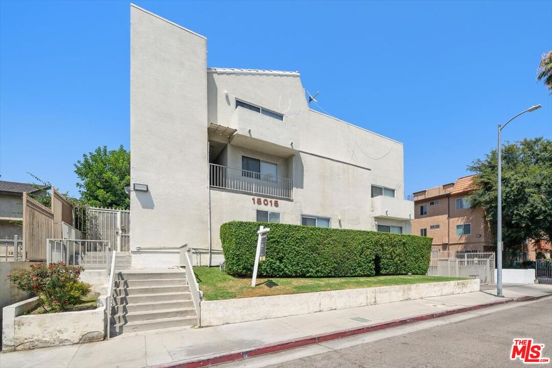 15015 Sherman Way Unit: 316