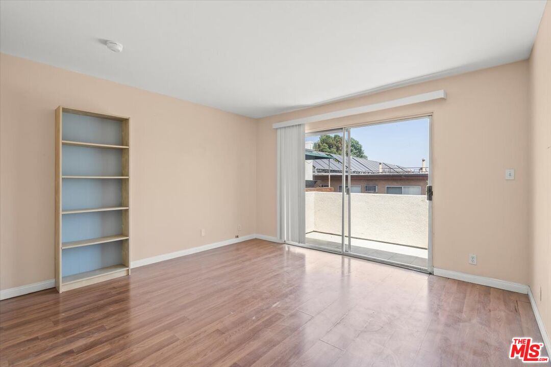 15015 Sherman Way Unit: 316