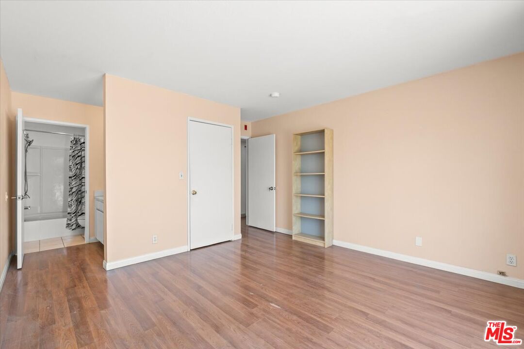 15015 Sherman Way Unit: 316